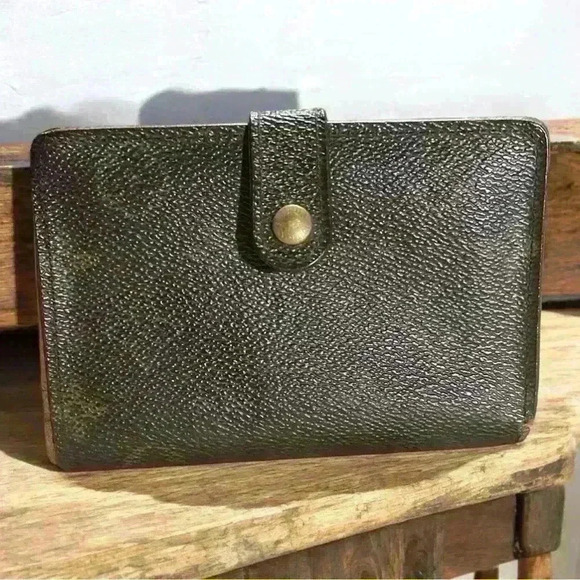 Louis Vuitton Kiss Lock Wallet - Picture 1 of 15